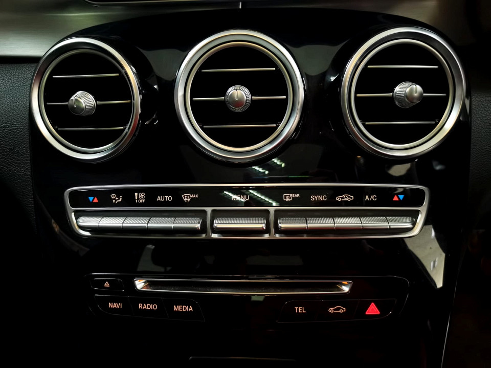 #AMG + PANROOF SPORTY BARGAIN!!| 2016 MERCEDES-BENZ C-CLASS SEDAN C 200 AMG 7G-TRONIC PLUS id: 239121