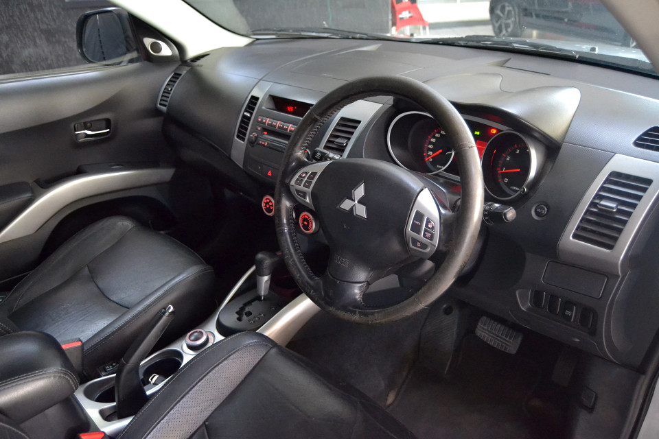 2008 Mitsubishi Outlander  2.4 GLS Auto | 2008 MITSUBISHI OUTLANDER 2.4 GLS MIVEC id: 288592
