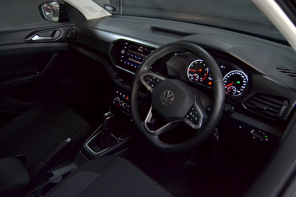 #LOW Km + R-LINE + AUTOMATIC LOOKER!!!| 2023 VOLKSWAGEN T-CROSS 1.0 TSI COMFORTLINE DSG id: 406557