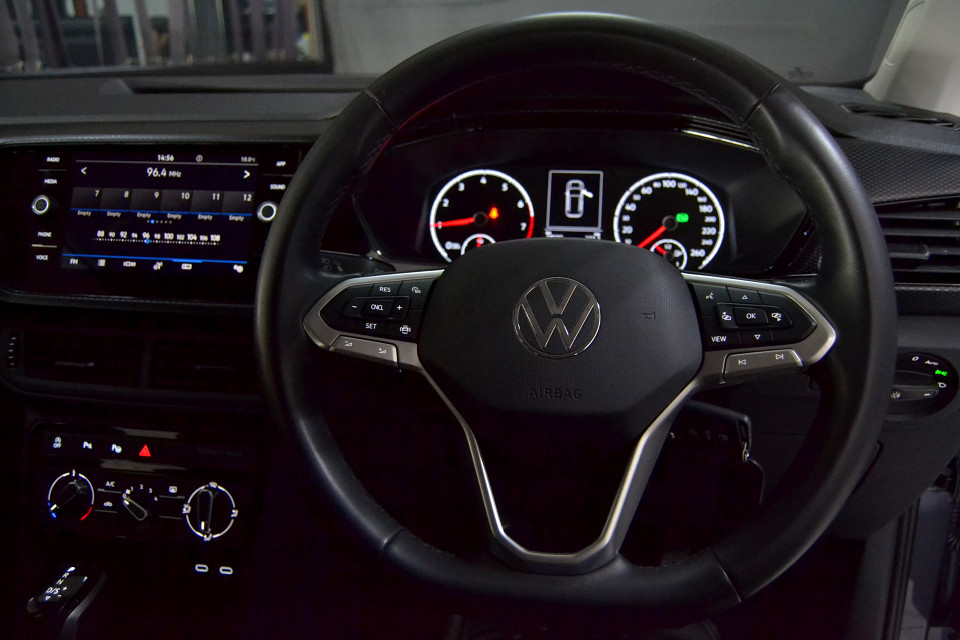 #LOW Km + R-LINE + AUTOMATIC LOOKER!!!| 2023 VOLKSWAGEN T-CROSS 1.0 TSI COMFORTLINE DSG id: 406557