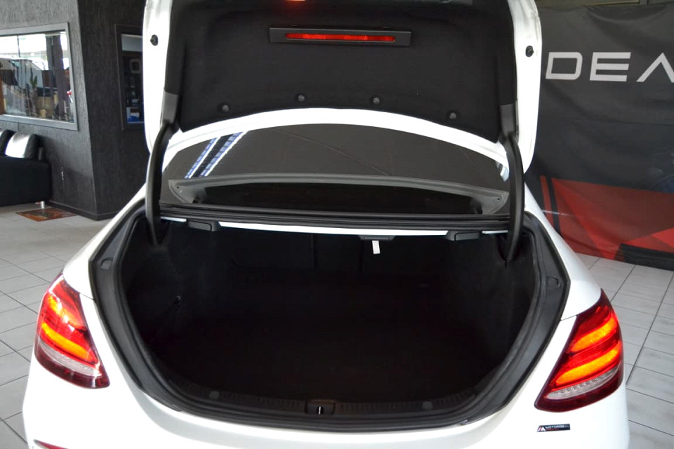 #BARGAIN+ SPORTY SEATS!!! | 2017 MERCEDES-BENZ E-CLASS SEDAN 200 9G-TRONIC id: 268330