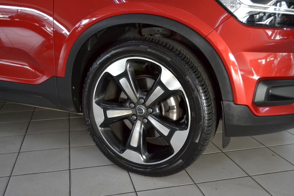 A WINNER SPORTY DIESEL!!!| 2018 VOLVO XC40 D4 MOMENTUM AWD GEARTRONIC id: 451844