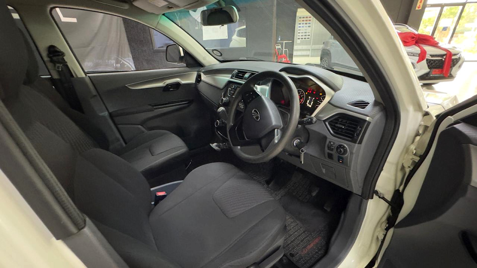 #SUPER VALUE BUY!!!| 2018 MAHINDRA KUV 100 NXT 1.2 K6+ id: 471138