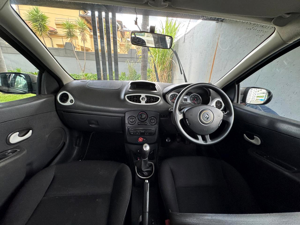 | 2012 RENAULT CLIO 1.6 YAHOO! id: 68777