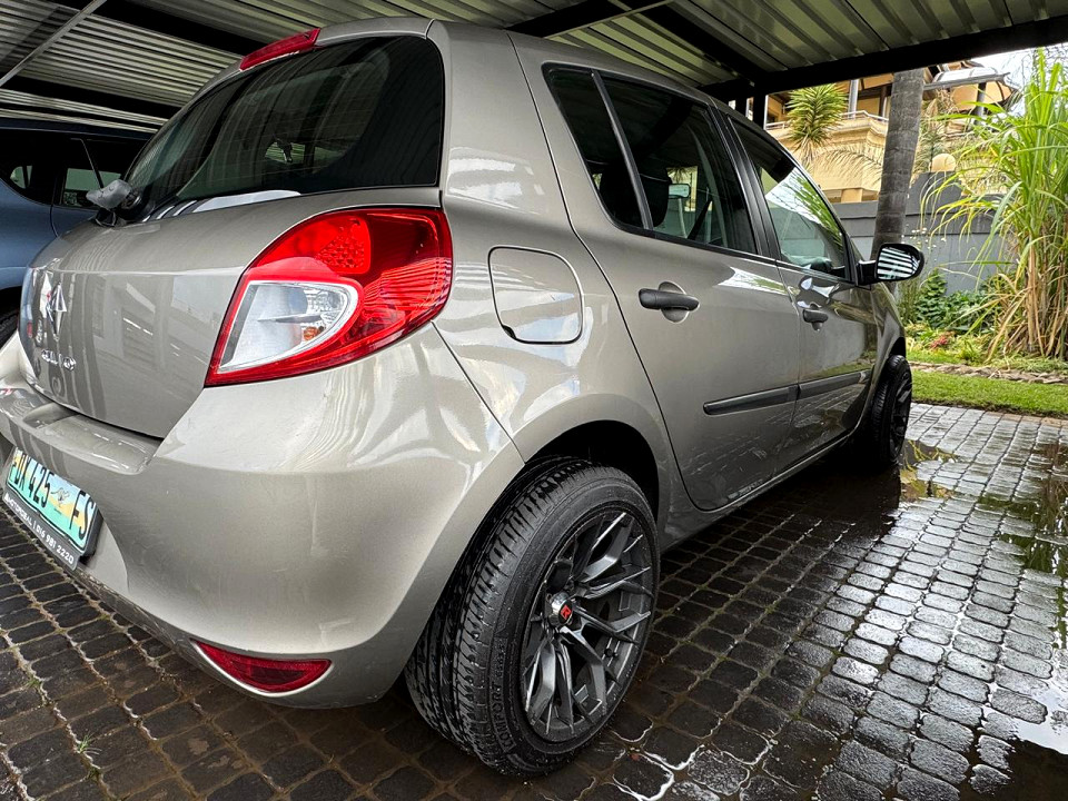 | 2012 RENAULT CLIO 1.6 YAHOO! id: 68777