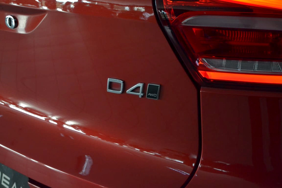 A WINNER SPORTY DIESEL!!!| 2018 VOLVO XC40 D4 MOMENTUM AWD GEARTRONIC id: 451844