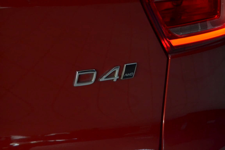 A WINNER SPORTY DIESEL!!!| 2018 VOLVO XC40 D4 MOMENTUM AWD GEARTRONIC id: 451844