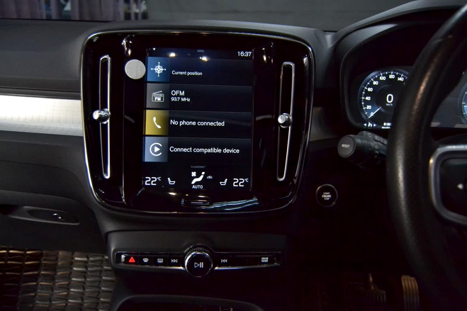 A WINNER SPORTY DIESEL!!!| 2018 VOLVO XC40 D4 MOMENTUM AWD GEARTRONIC id: 451844