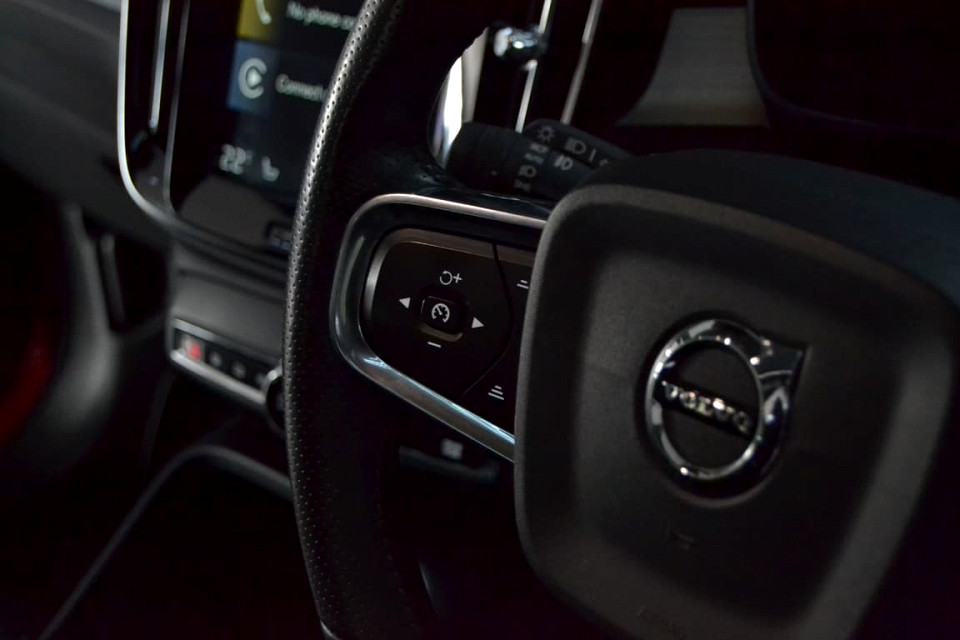 A WINNER SPORTY DIESEL!!!| 2018 VOLVO XC40 D4 MOMENTUM AWD GEARTRONIC id: 451844