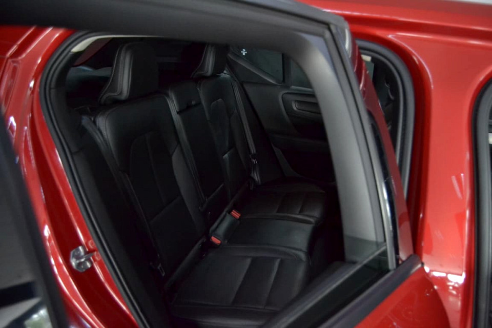 A WINNER SPORTY DIESEL!!!| 2018 VOLVO XC40 D4 MOMENTUM AWD GEARTRONIC id: 451844