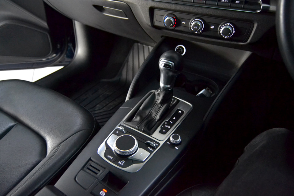 **# S-TRONIC # SUNROOF # LEATHER # FULL HISTORY** | 2019 AUDI A3 SPORTBACK 30 TFSI S TRONIC | id: 403992