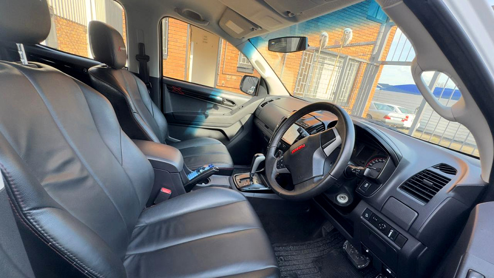 #BARGAIN 300 POWER SPORTY AUTOMATIC!!!| 2022 ISUZU D-MAX 300 X-RIDER D CAB AT id: 487563