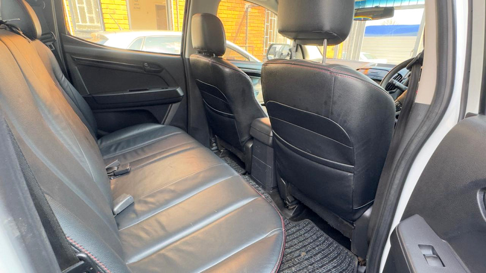 #BARGAIN 300 POWER SPORTY AUTOMATIC!!!| 2022 ISUZU D-MAX 300 X-RIDER D CAB AT id: 487563