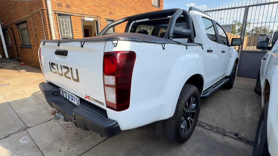#BARGAIN 300 POWER SPORTY AUTOMATIC!!!| 2022 ISUZU D-MAX 300 X-RIDER D CAB AT id: 487563