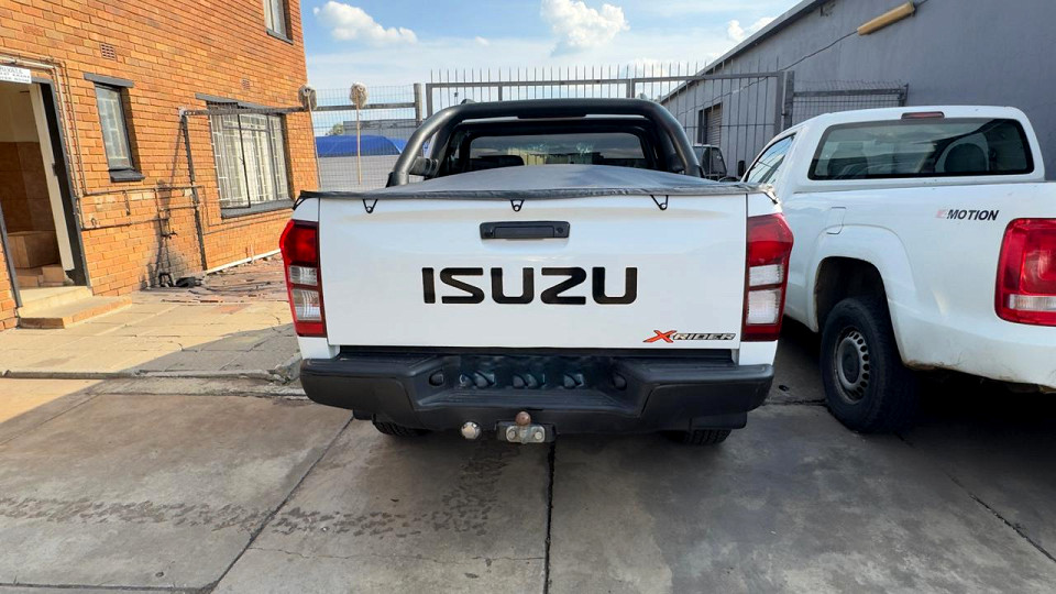 #BARGAIN 300 POWER SPORTY AUTOMATIC!!!| 2022 ISUZU D-MAX 300 X-RIDER D CAB AT id: 487563