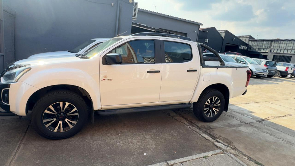 #BARGAIN 300 POWER SPORTY AUTOMATIC!!!| 2022 ISUZU D-MAX 300 X-RIDER D CAB AT id: 487563