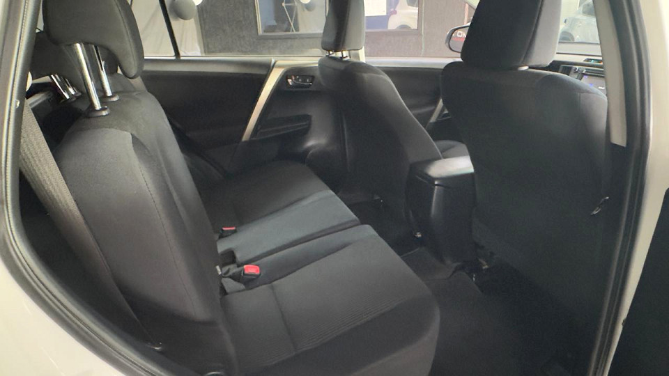 #SUV BARGAIN!!!| 2015 TOYOTA RAV4 2.0 GX 4X2 id: 510711