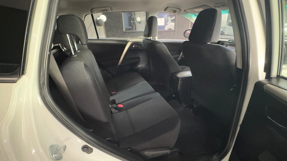 #SUV BARGAIN!!!| 2015 TOYOTA RAV4 2.0 GX 4X2 id: 510711