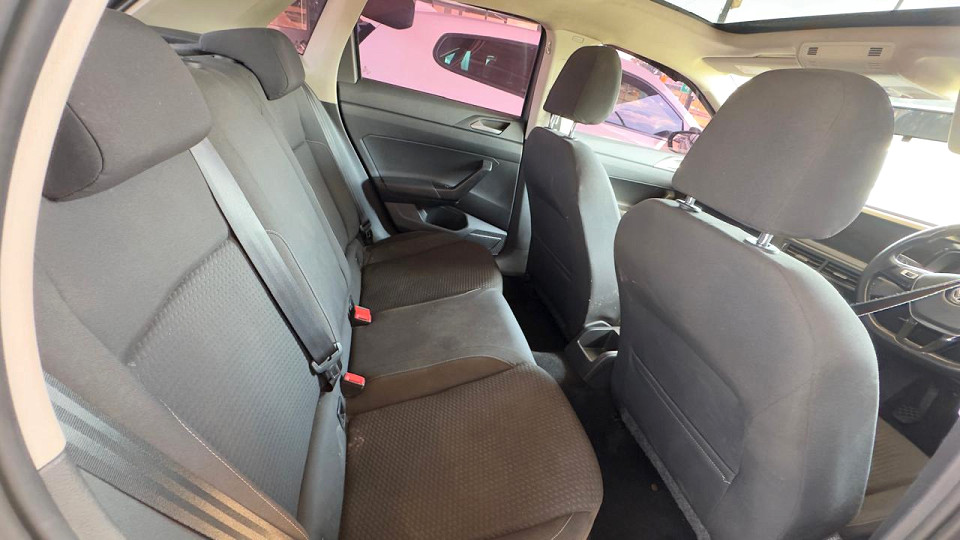 SUNROOF + DROPPED SUSPENSION| 2018 VOLKSWAGEN POLO 1.0 COMFORTLINE id: 505731