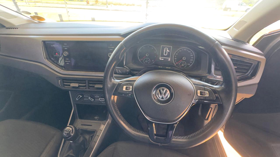 SUNROOF + DROPPED SUSPENSION| 2018 VOLKSWAGEN POLO 1.0 COMFORTLINE id: 505731