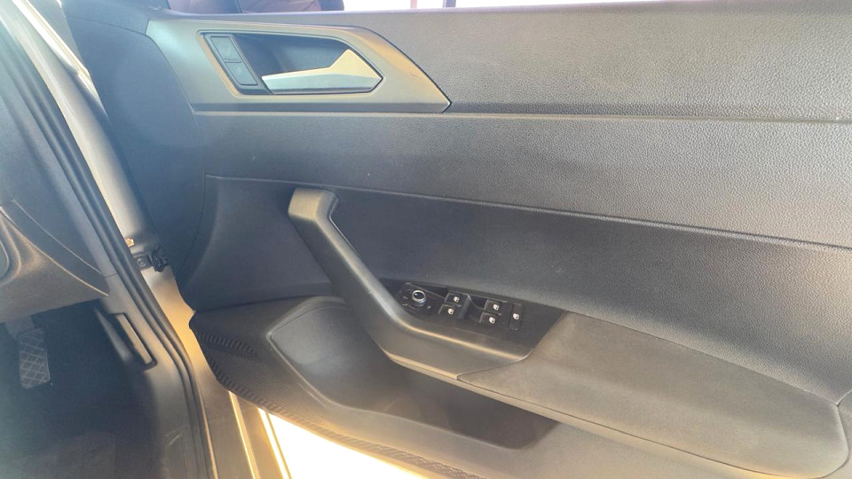 SUNROOF + DROPPED SUSPENSION| 2018 VOLKSWAGEN POLO 1.0 COMFORTLINE id: 505731