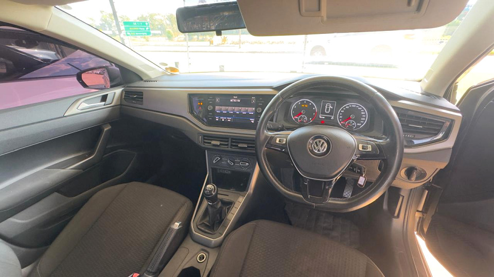 SUNROOF + DROPPED SUSPENSION| 2018 VOLKSWAGEN POLO 1.0 COMFORTLINE id: 505731