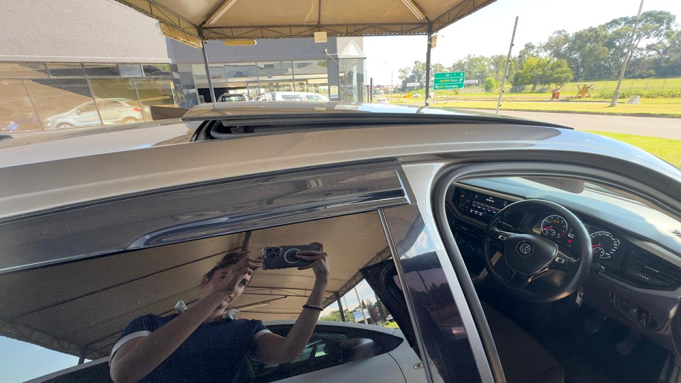 SUNROOF + DROPPED SUSPENSION| 2018 VOLKSWAGEN POLO 1.0 COMFORTLINE id: 505731