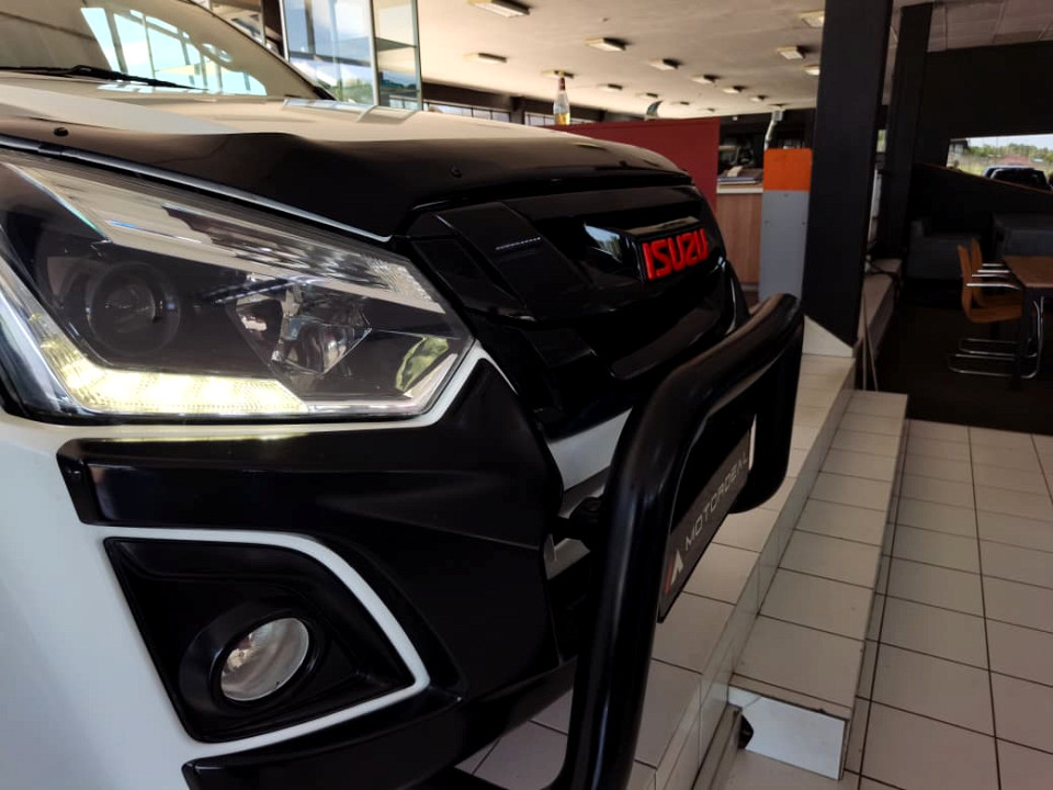 #BARGAIN 300 POWER SPORTY AUTOMATIC!!!| 2022 ISUZU D-MAX 300 X-RIDER D CAB AT id: 487563