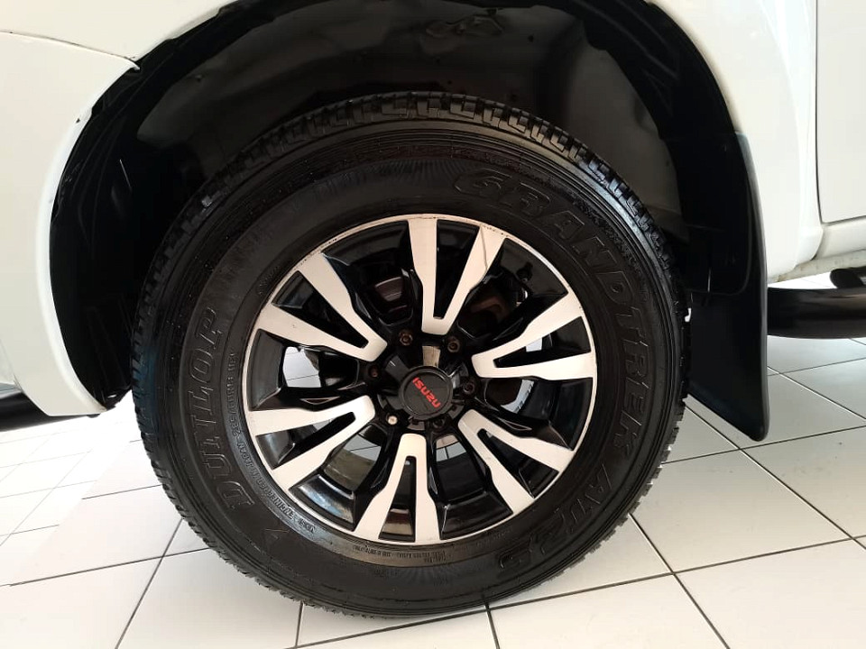 #BARGAIN 300 POWER SPORTY AUTOMATIC!!!| 2022 ISUZU D-MAX 300 X-RIDER D CAB AT id: 487563