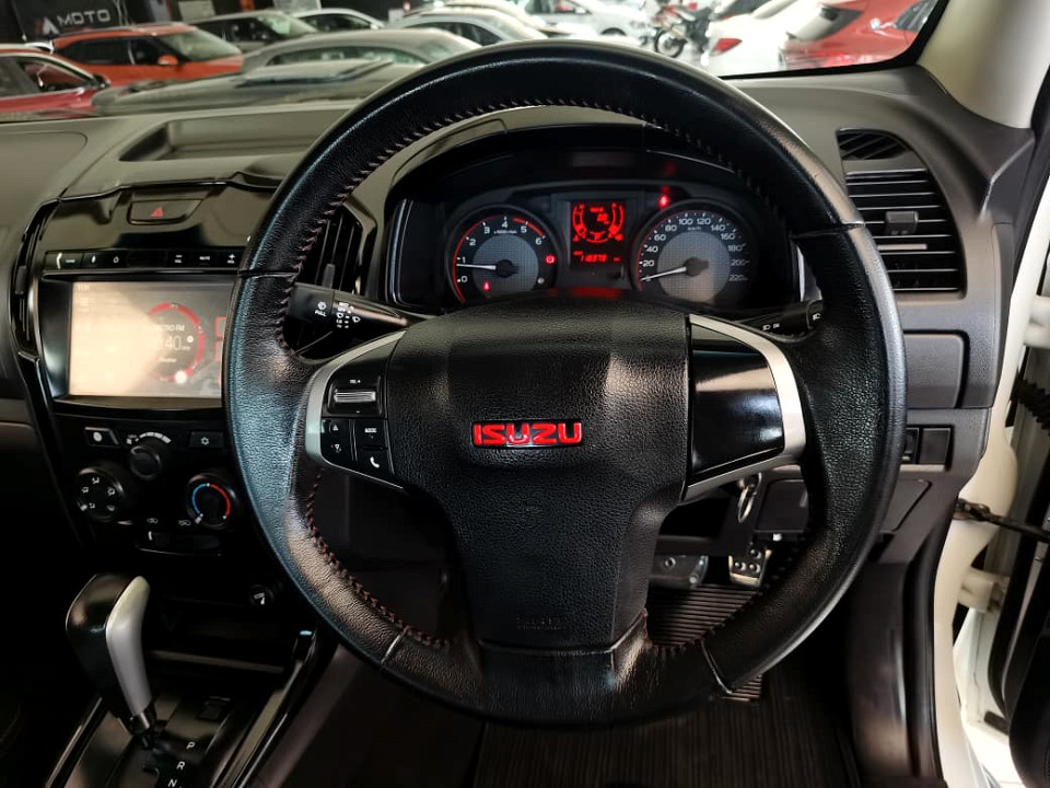 #BARGAIN 300 POWER SPORTY AUTOMATIC!!!| 2022 ISUZU D-MAX 300 X-RIDER D CAB AT id: 487563