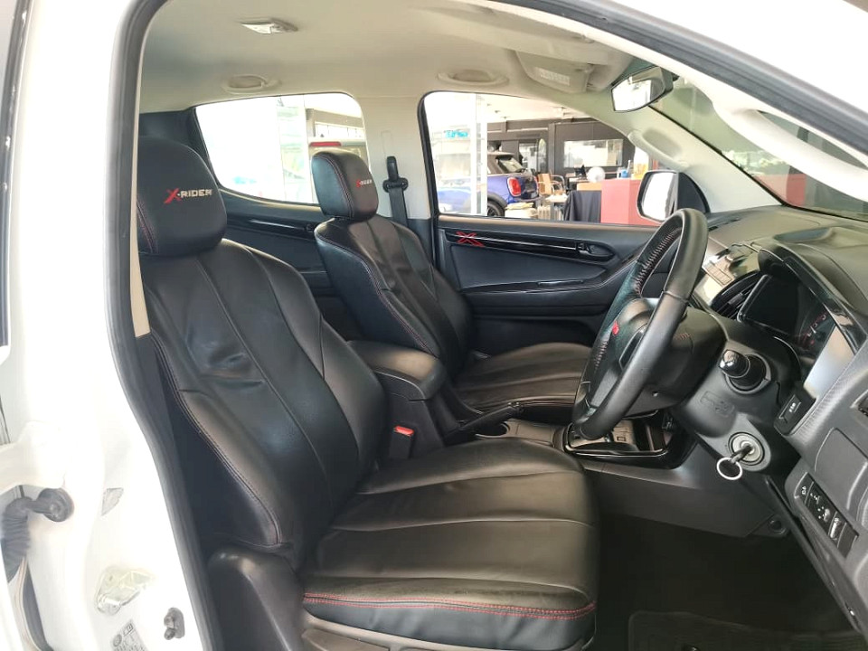 #BARGAIN 300 POWER SPORTY AUTOMATIC!!!| 2022 ISUZU D-MAX 300 X-RIDER D CAB AT id: 487563