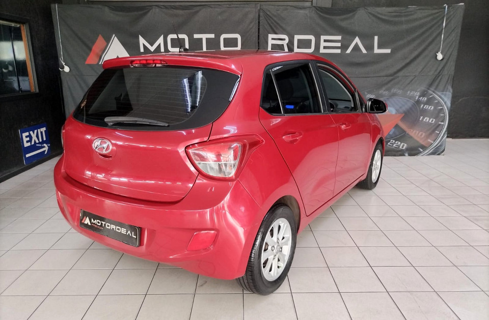 #FUEL SAVER CITY RUNABOUT – HYUNDAI i10 FLUID| 2015 HYUNDAI i10 1.2 FLUID id: 527787