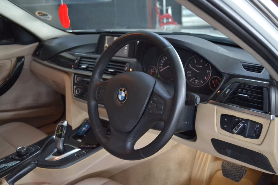 #SPORTY DIESEL+SUNROOF BARGAIN!!! | 2014 BMW 3 SERIES SEDAN 320d LUXURY LINE STEPTRONIC id: 423924