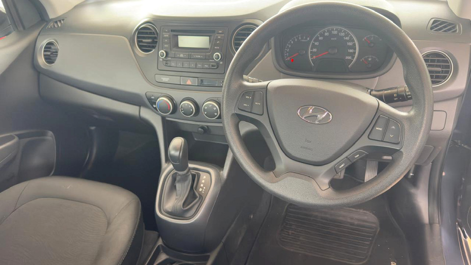 FUEL SAVER AUTOMATIC| 2016 HYUNDAI GRAND i10 1.2 FLUID AT id: 528841