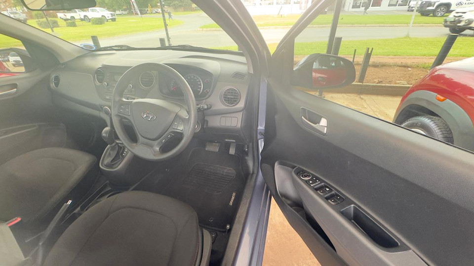 FUEL SAVER AUTOMATIC| 2016 HYUNDAI GRAND i10 1.2 FLUID AT id: 528841