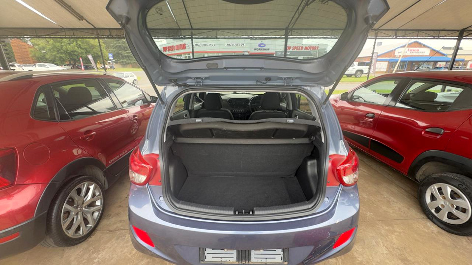 FUEL SAVER AUTOMATIC| 2016 HYUNDAI GRAND i10 1.2 FLUID AT id: 528841