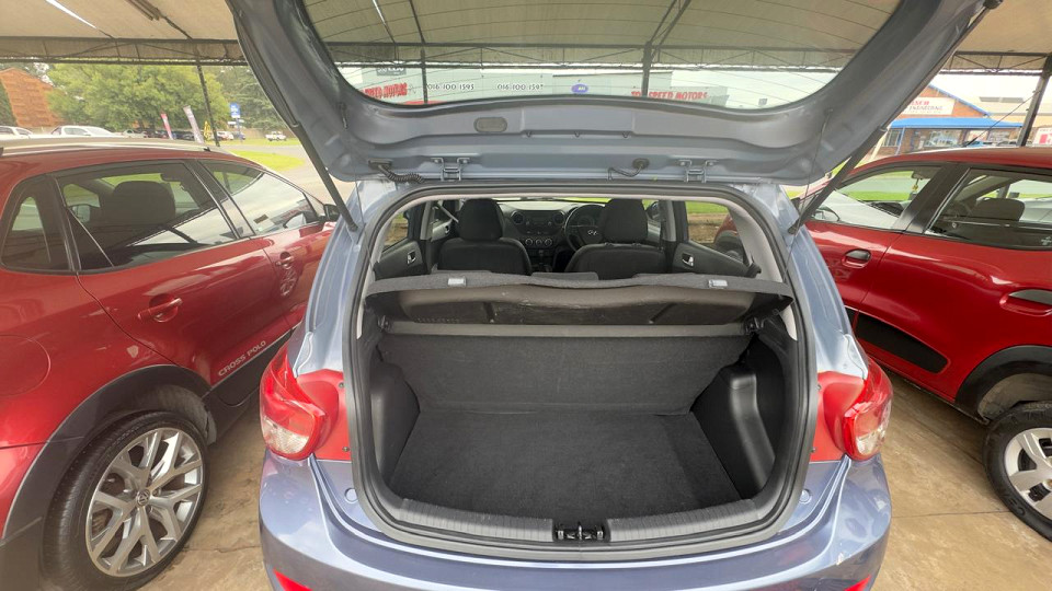 FUEL SAVER AUTOMATIC| 2016 HYUNDAI GRAND i10 1.2 FLUID AT id: 528841