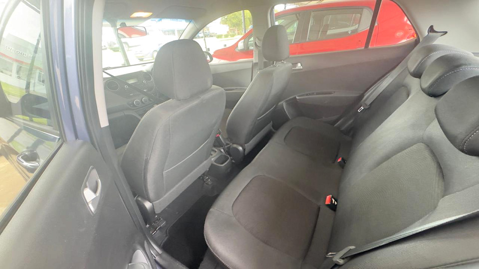 FUEL SAVER AUTOMATIC| 2016 HYUNDAI GRAND i10 1.2 FLUID AT id: 528841