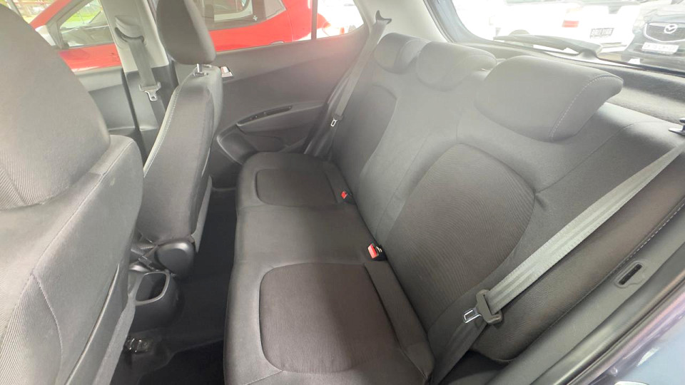 FUEL SAVER AUTOMATIC| 2016 HYUNDAI GRAND i10 1.2 FLUID AT id: 528841