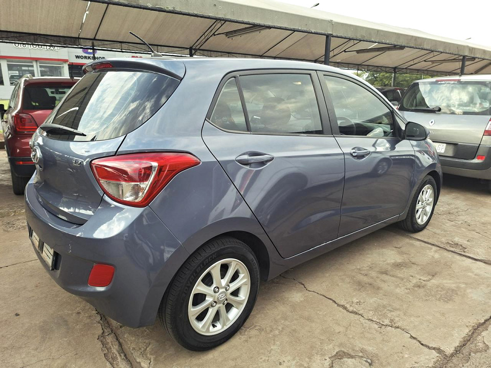 FUEL SAVER AUTOMATIC| 2016 HYUNDAI GRAND i10 1.2 FLUID AT id: 528841