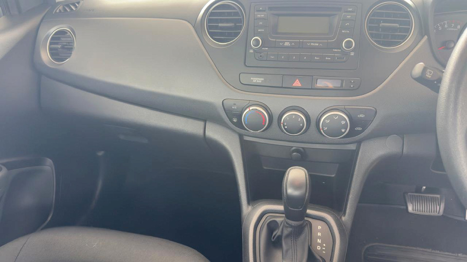 FUEL SAVER AUTOMATIC| 2016 HYUNDAI GRAND i10 1.2 FLUID AT id: 528841