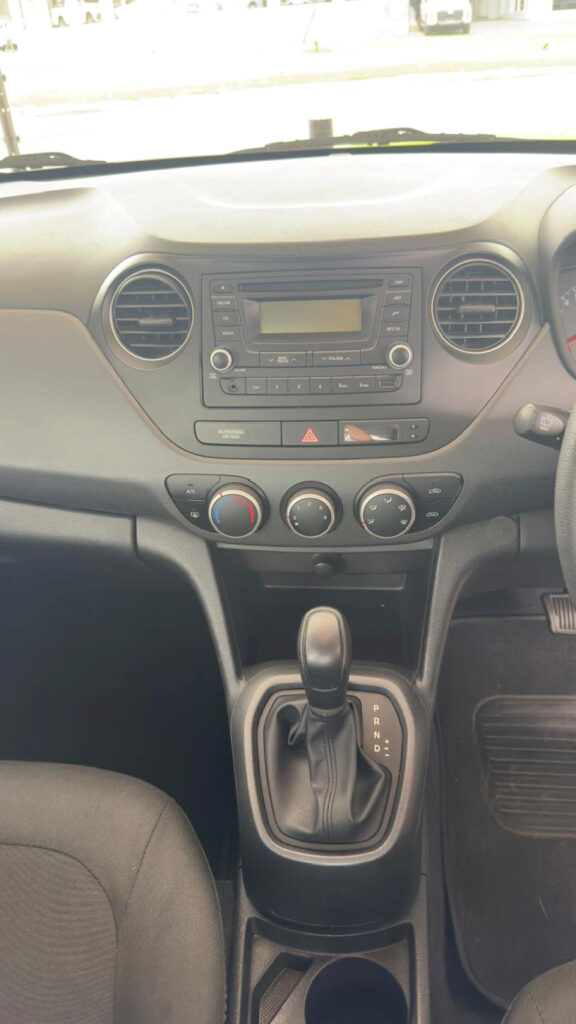 FUEL SAVER AUTOMATIC| 2016 HYUNDAI GRAND i10 1.2 FLUID AT id: 528841