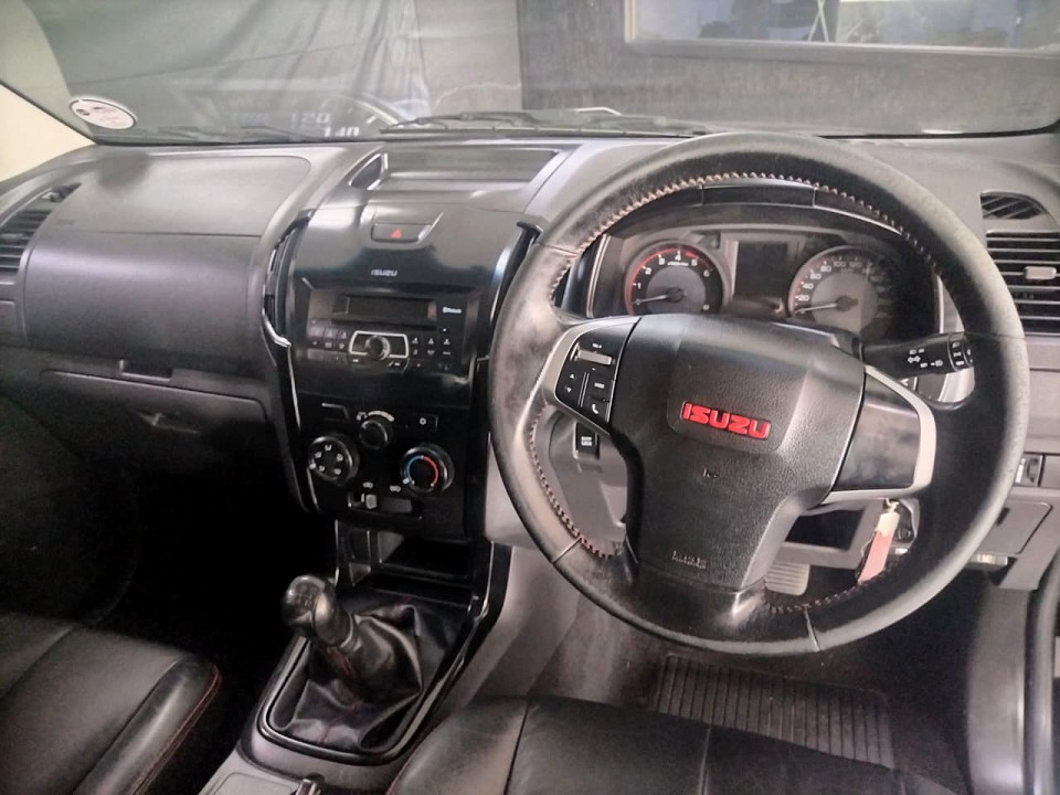 #BLACK EDITION Double Cab !!!| 2019 ISUZU KB 250 D-TEQ X-RIDER BLACK D/CAB id: 538199