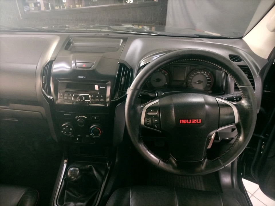 #BLACK EDITION Double Cab !!!| 2019 ISUZU KB 250 D-TEQ X-RIDER BLACK D/CAB id: 538199