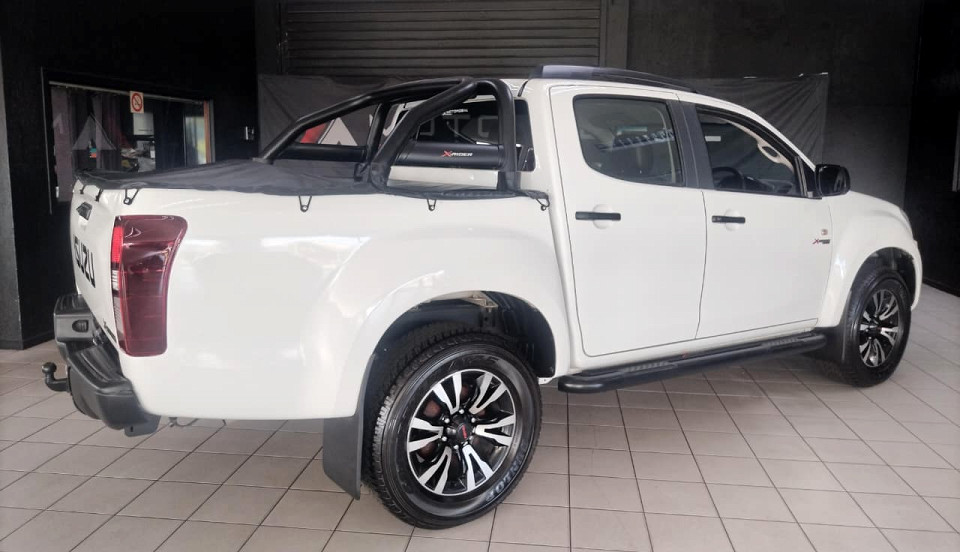 #BARGAIN 300 POWER SPORTY AUTOMATIC!!!| 2022 ISUZU D-MAX 300 X-RIDER D CAB AT id: 487563