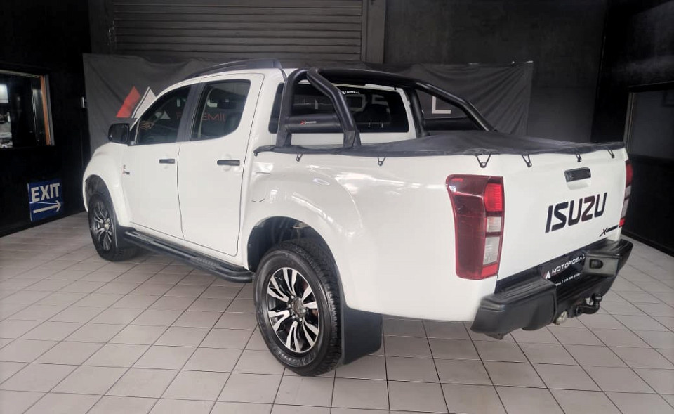 #BARGAIN 300 POWER SPORTY AUTOMATIC!!!| 2022 ISUZU D-MAX 300 X-RIDER D CAB AT id: 487563