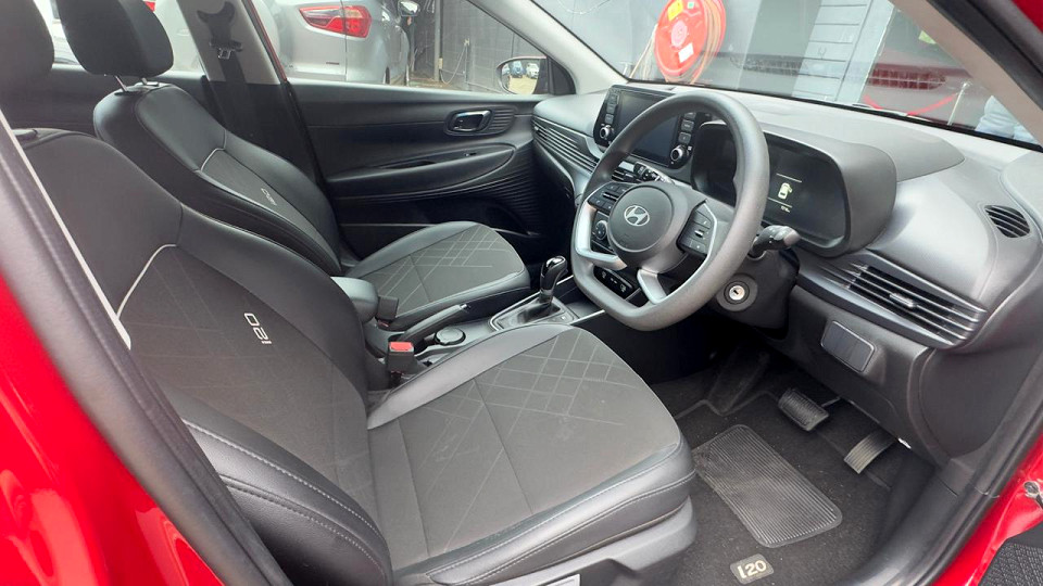 #LOWEST Km 2-TONE BARGAIN !!!| 2025 HYUNDAI i20 1.4 PREMIUM AT id: 537604