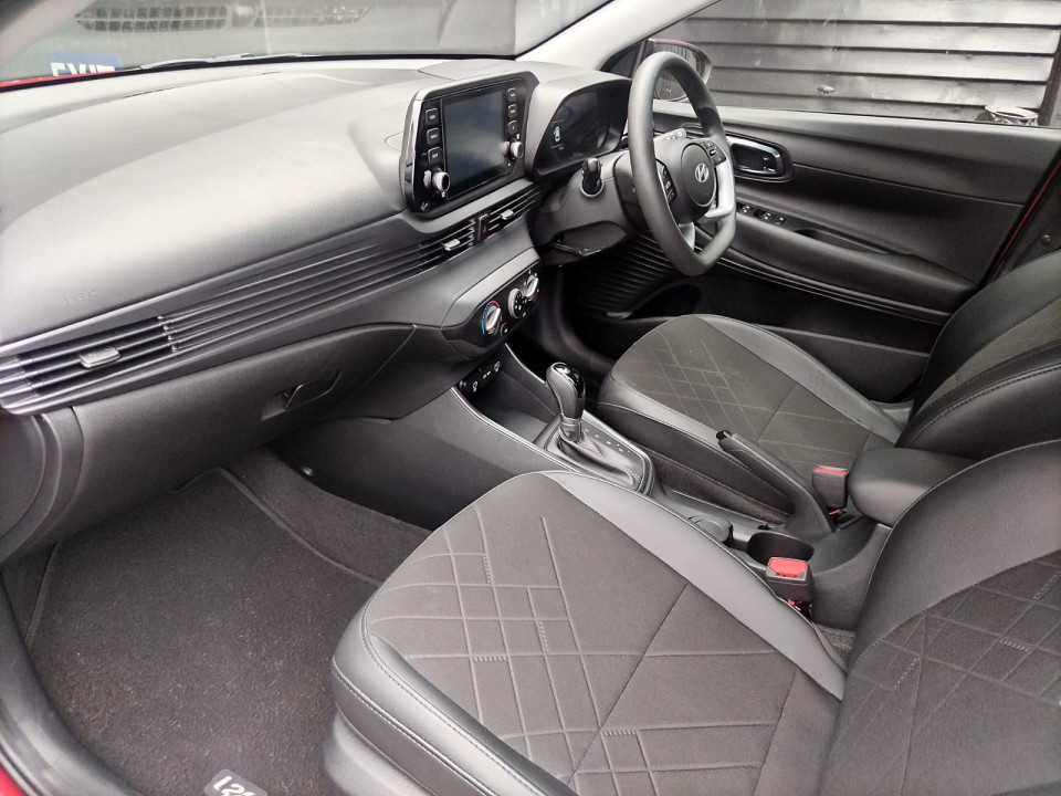 #LOWEST Km 2-TONE BARGAIN !!!| 2025 HYUNDAI i20 1.4 PREMIUM AT id: 537604