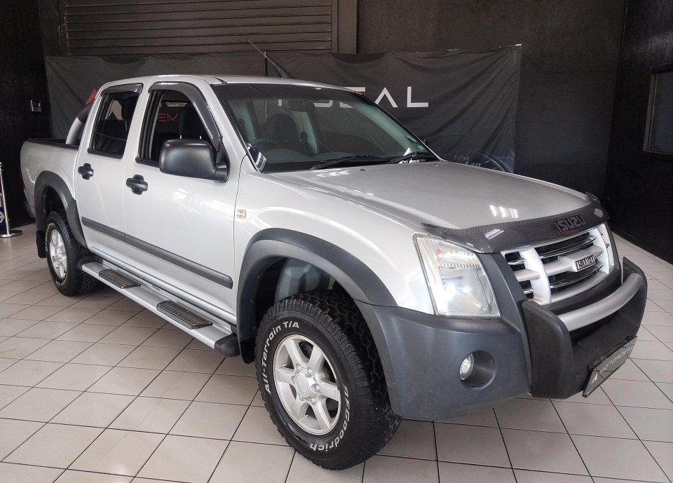 #NEAT | 2009 ISUZU KB 240 D/CAB LE id: 560644