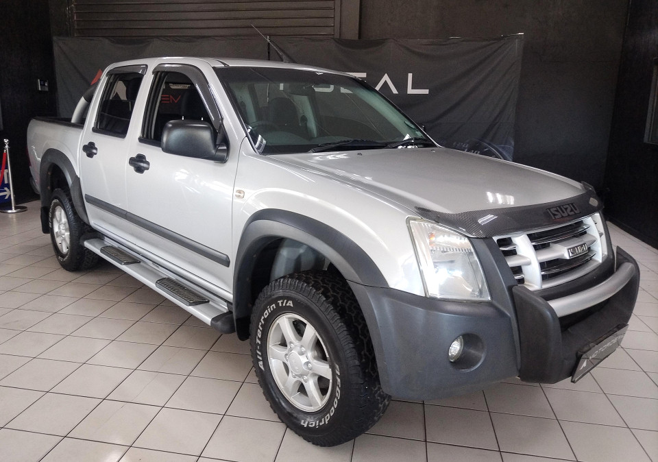 #NEAT | 2009 ISUZU KB 240 D/CAB LE id: 560644